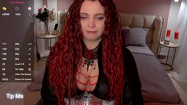 Miss Maya Mils online show from 02.02.26