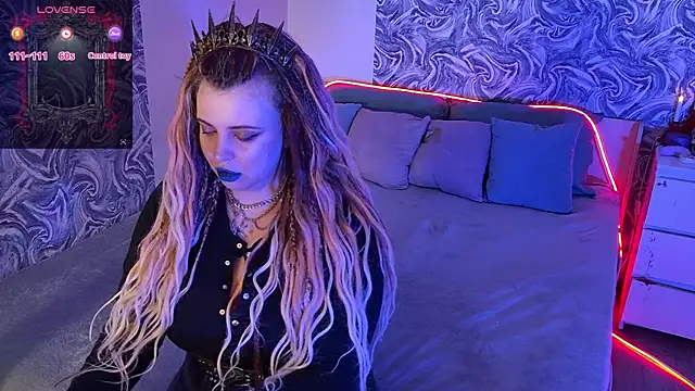 Miss Maya Mils online show from 07.04.26