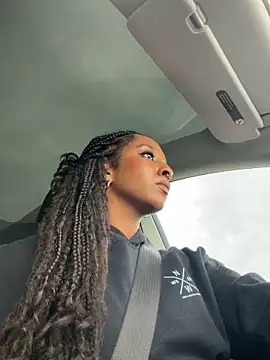 Your Paris online show from 11.08.25