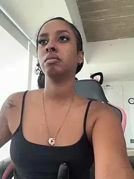 Your Paris online show from 11.25.25