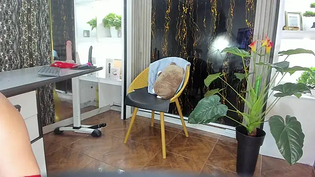 MissEscarleth online show from 02.25.25