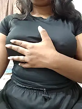 Snapshot of MohiniHott chatting on 06.15.26 MohiniHott online show from 06.15.26