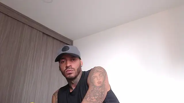 Snapshot of mulatos16 chatting on 12.16.24 mulatos16 online show from 12.16.24