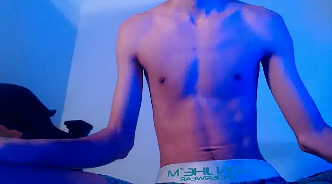 isaaclatino online show from 02.28.25