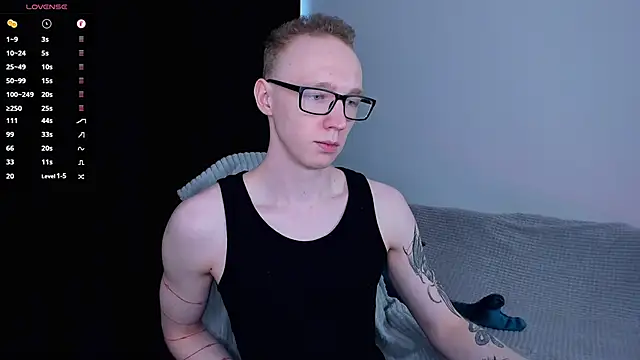 Snapshot of Alex_silents chatting on 06.08.26 Alex silents online show from 06.08.26