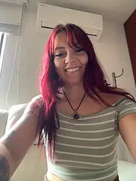 Snapshot of moon_lilith chatting on 10.16.25 moon lilith online show from 10.16.25