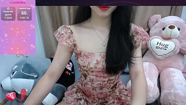 Snapshot of Amila-xoxo chatting on 12.19.25 Amila-xoxo online show from 12.19.25