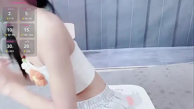 Snapshot of Sarah-ery chatting on 10.24.25 Sarah-ery online show from 10.24.25