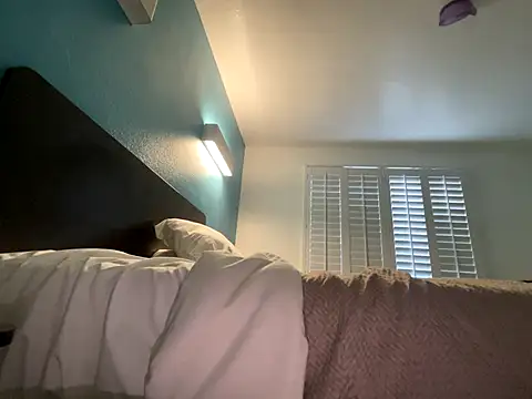 Snapshot of tatted-bitty chatting on 10.03.25 tatted-bitty online show from 10.03.25