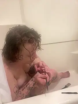 tatted-bitty online show from 11.05.25