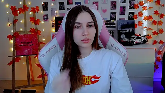 Snapshot of AliceCharmy chatting on 11.08.25 AliceCharmy online show from 11.08.25