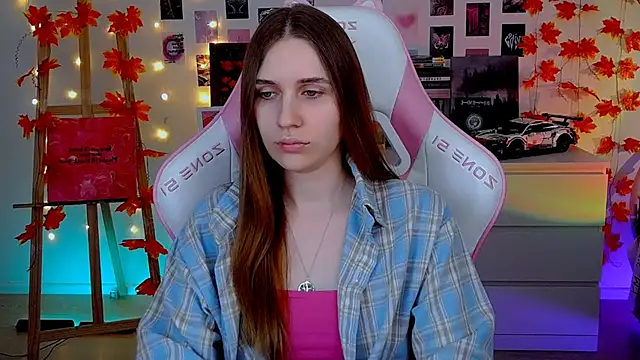 Snapshot of AliceCharmy chatting on 11.17.25 AliceCharmy online show from 11.17.25