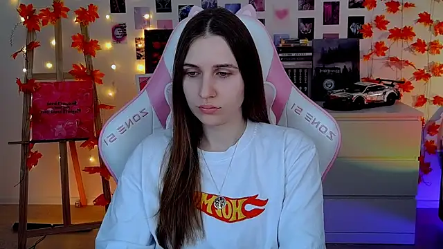 Snapshot of AliceCharmy chatting on 11.20.25 AliceCharmy online show from 11.20.25