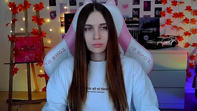 Snapshot of AliceCharmy chatting on 11.21.25 AliceCharmy online show from 11.21.25