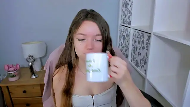 GraceLips online show from 11.01.25