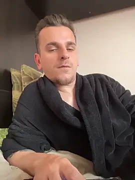 Huge cock22cm online show from 04.25.26