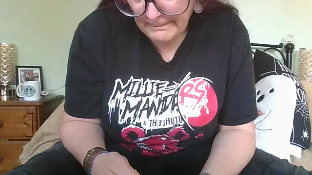 MissKisu online show from 12.02.25