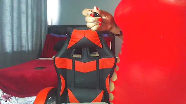 Snapshot of Fiercefoxxy chatting on 11.10.25 Fiercefoxxy online show from 11.10.25