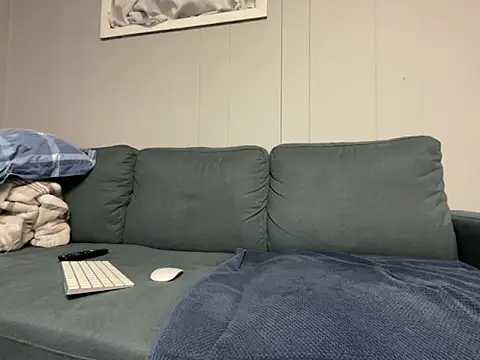 Snapshot of mouser21212 chatting on 12.30.24 mouser21212 online show from 12.30.24