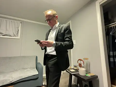 Snapshot of mouser21212 chatting on 01.03.25 mouser21212 online show from 01.03.25