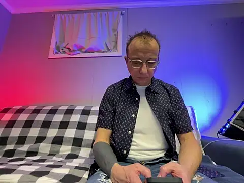 Snapshot of mouser21212 chatting on 01.13.25 mouser21212 online show from 01.13.25