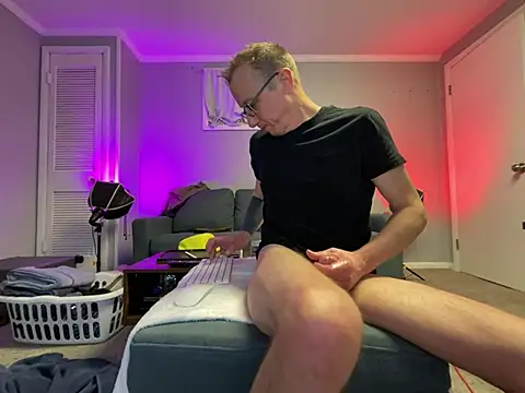 Snapshot of mouser21212 chatting on 02.06.25 mouser21212 online show from 02.06.25