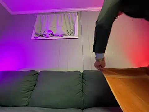 Snapshot of mouser21212 chatting on 02.26.25 mouser21212 online show from 02.26.25