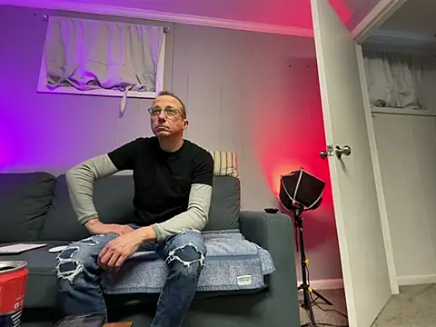 Snapshot of mouser21212 chatting on 03.05.25 mouser21212 online show from 03.05.25