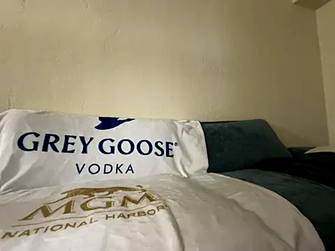 Snapshot of mouser21212 chatting on 11.01.25 mouser21212 online show from 11.01.25