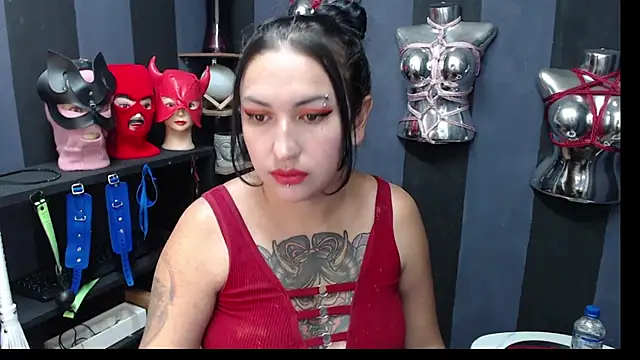 LucyStrike  online show from 01.20.25