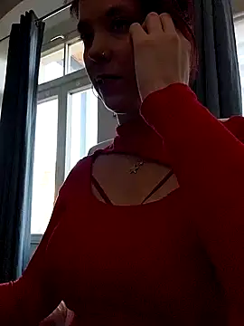 Snapshot of Loona-Lexxington chatting on 12.26.24 Loona-Lexxington online show from 12.26.24