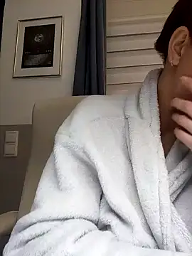 Snapshot of Loona-Lexxington chatting on 01.22.25 Loona-Lexxington online show from 01.22.25