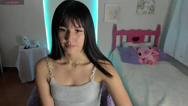 cute roxy online show from 12.11.24