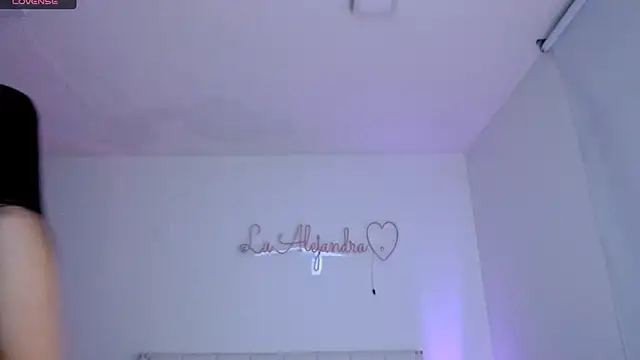 Snapshot of alee_lenoxx chatting on 11.27.25 alee lenoxx online show from 11.27.25