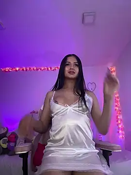 Snapshot of alee_lenoxx chatting on 07.15.26 alee lenoxx online show from 07.15.26