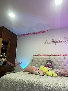 Snapshot of alee_lenoxx chatting on 08.09.26 alee lenoxx online show from 08.09.26