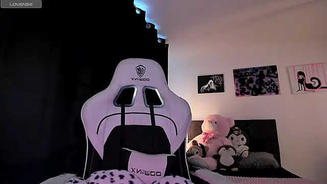 Snapshot of satanbabee chatting on 06.22.26 satanbabee online show from 06.22.26
