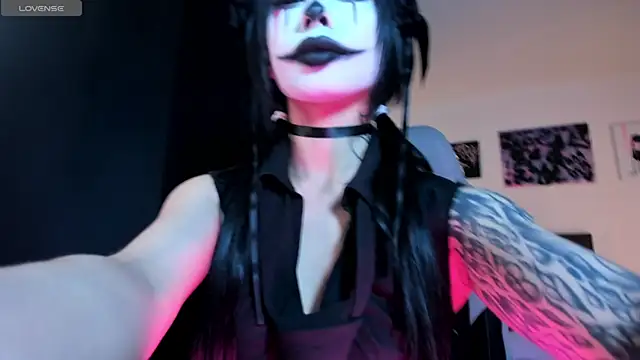 Snapshot of satanbabee chatting on 07.25.26 satanbabee online show from 07.25.26