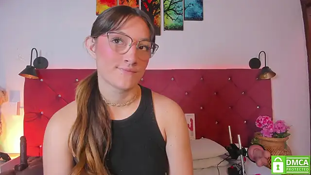 Snapshot of Ruth_harvey_ chatting on 06.17.26 Ruth harvey online show from 06.17.26