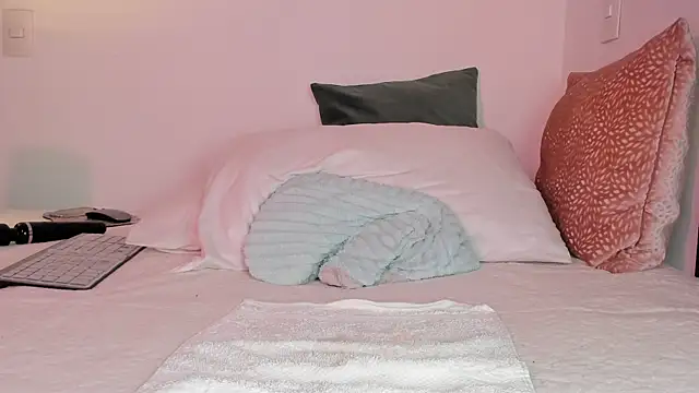 alyjonesoficiall online show from 12.23.24