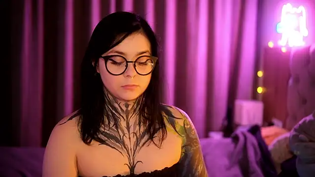 Snapshot of AcidPie chatting on 01.11.25 AcidPie online show from 01.11.25