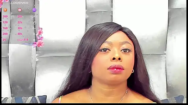 Snapshot of CamilaBenitez chatting on 06.11.26 CamilaBenitez online show from 06.11.26