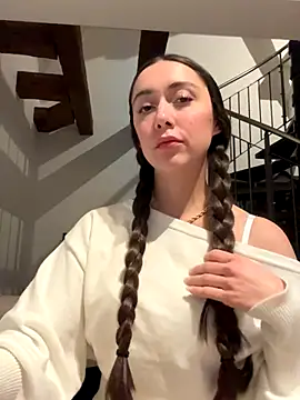 emiliasommer online show from 11.25.25