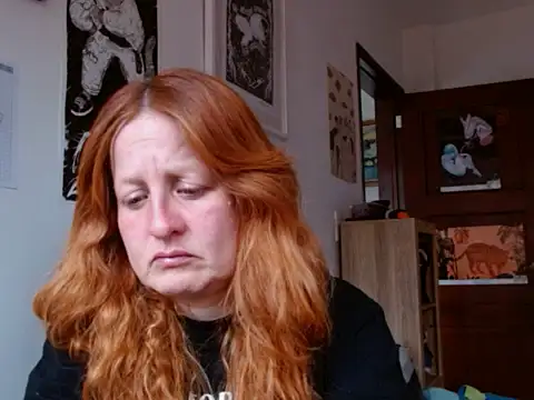 Snapshot of ViioletaMora chatting on 05.17.26 ViioletaMora online show from 05.17.26