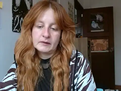 Snapshot of ViioletaMora chatting on 05.18.26 ViioletaMora online show from 05.18.26