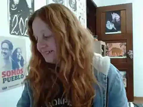Snapshot of ViioletaMora chatting on 06.17.26 ViioletaMora online show from 06.17.26