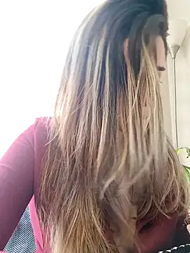 maliciaworld online show from 02.04.25