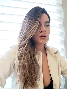 maliciaworld online show from 02.15.25