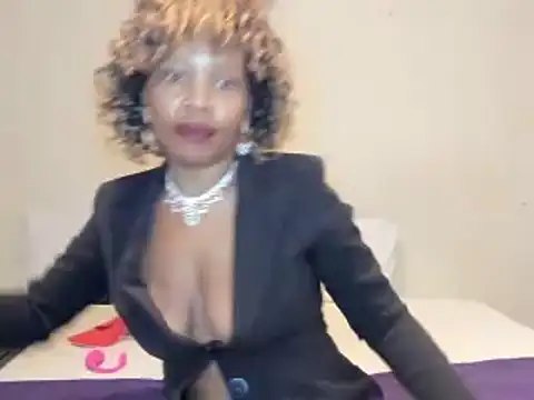 Snapshot of AfricanSquirtingQueen chatting on 05.18.26 AfricanSquirtingQueen online show from 05.18.26