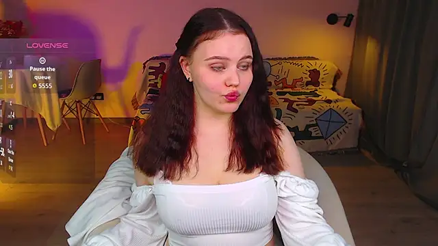 Snapshot of sensual_me chatting on 10.11.25 sensual me online show from 10.11.25